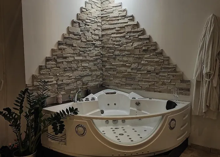 De Charme Et Son Jacuzzi En Pleine Nature Semesterbostad Beaux